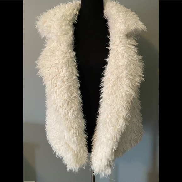 Aeropostale Jackets & Blazers - Aeropostale Fuzzy Vest